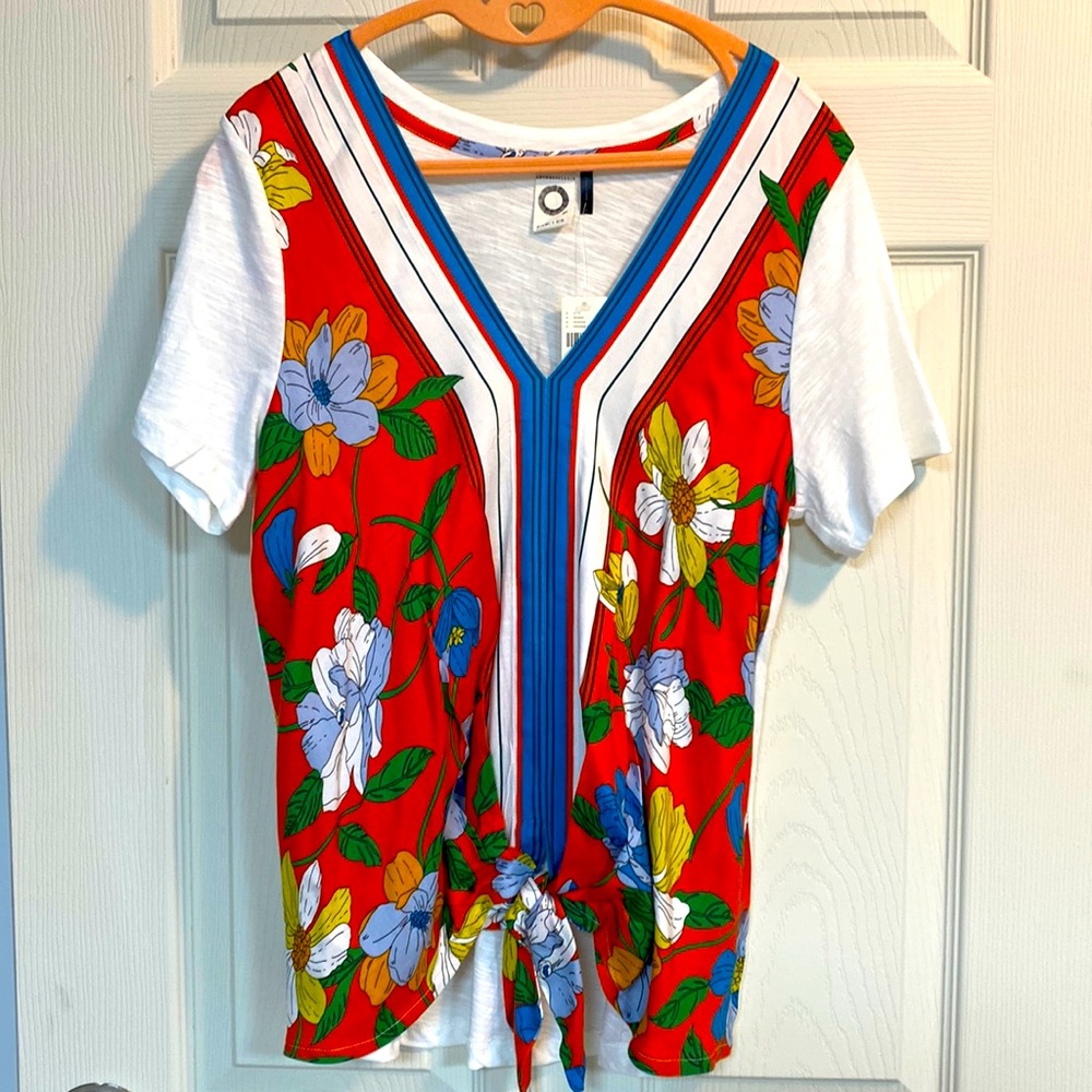 NWT Anthropologie Akemi + Kin Floral Tie Front T-shirt Top Red White Size M